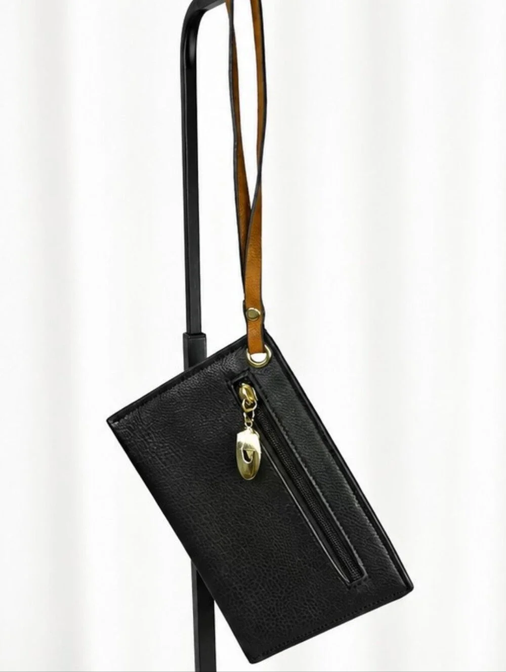 👜 Black Textured Wristlet Clutch Wallet Gold Hardware Zip Pocket Classic